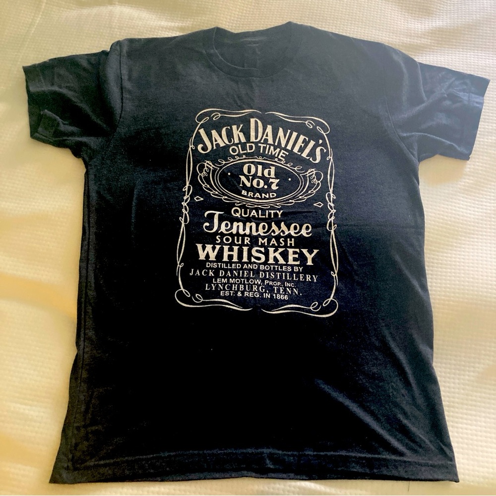 Jack Daniels Tennessee WhiskeyT-shirt Medium charcoal gray/white